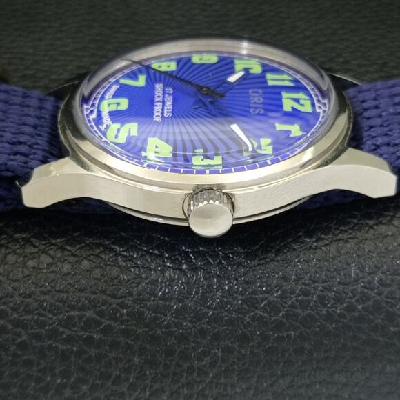 Vintage 1991 Oris Manual Mens Silver Watch W/Nato Strap & Green accents - Picture 5 of 9